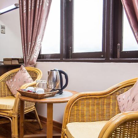 The Hotel Emperor-Inle Nyaung Shwe Dış mekan fotoğraf