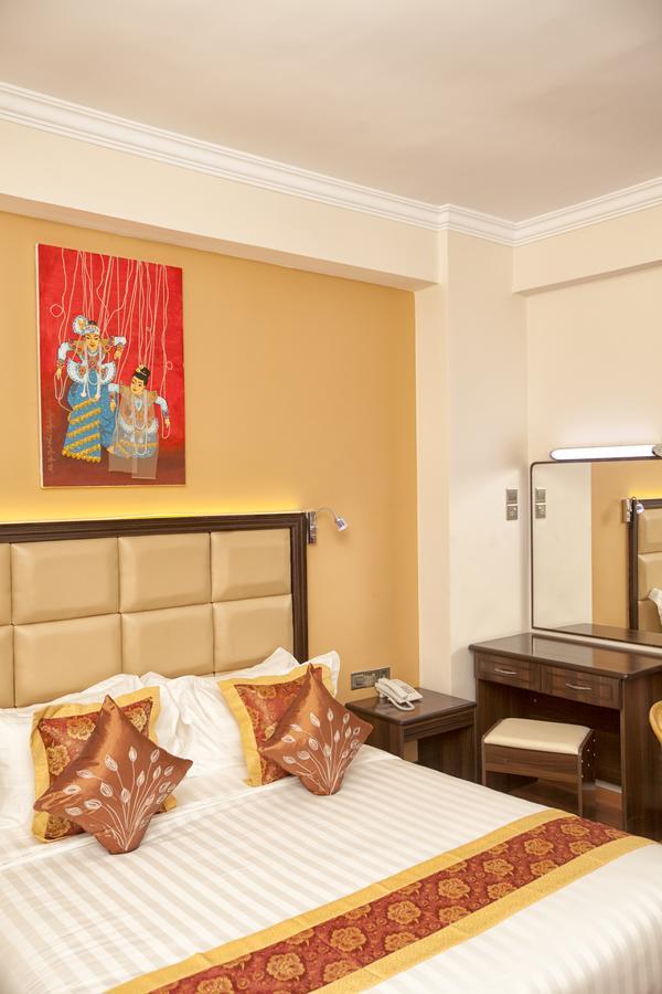 The Hotel Emperor-Inle Nyaung Shwe Dış mekan fotoğraf
