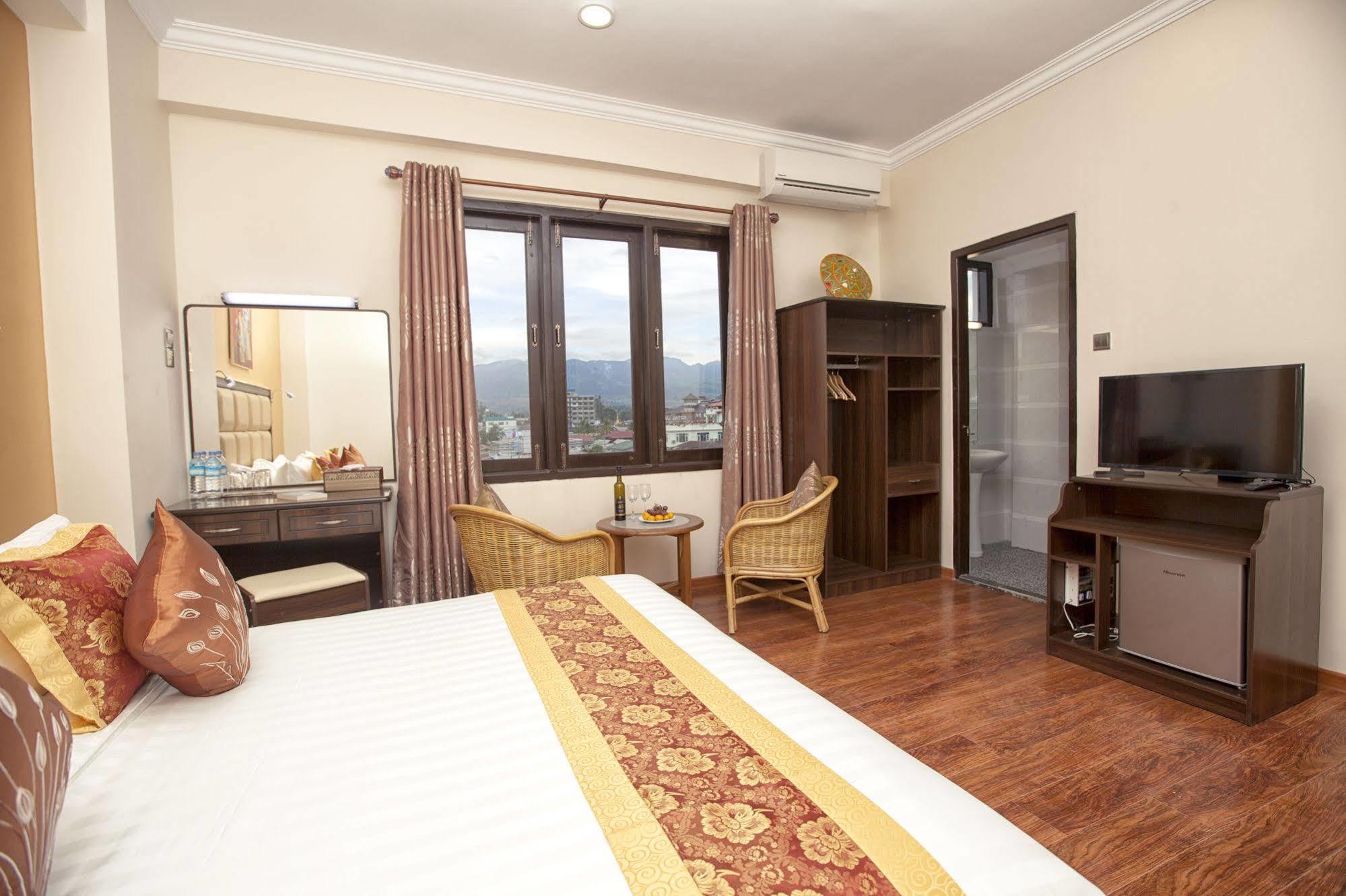 The Hotel Emperor-Inle Nyaung Shwe Dış mekan fotoğraf