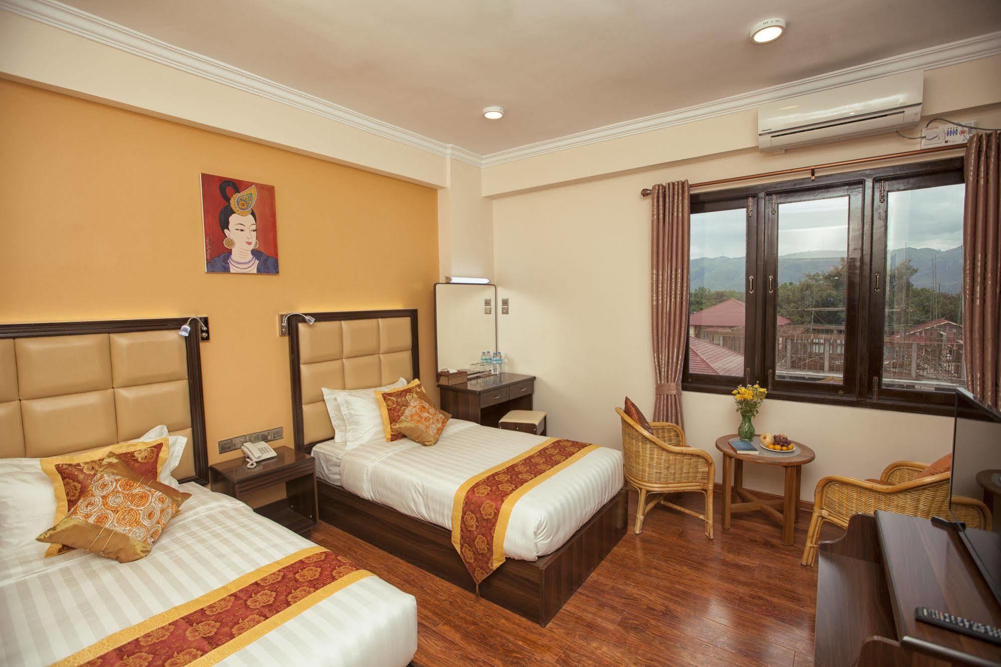 The Hotel Emperor-Inle Nyaung Shwe Dış mekan fotoğraf
